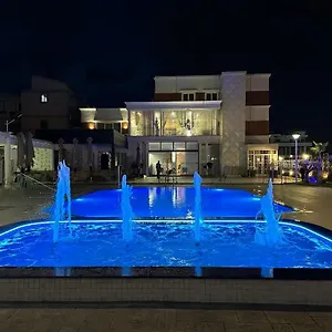 Colis , Kamez Albania