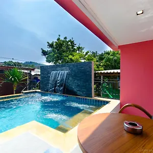 pinky-hotel.koh-lantahotels.net/